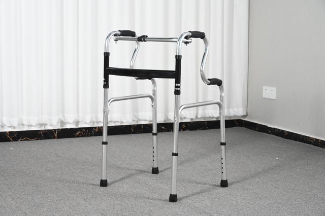 Aide &agrave; la marche pliable en acier inoxydable pour charges lourdes